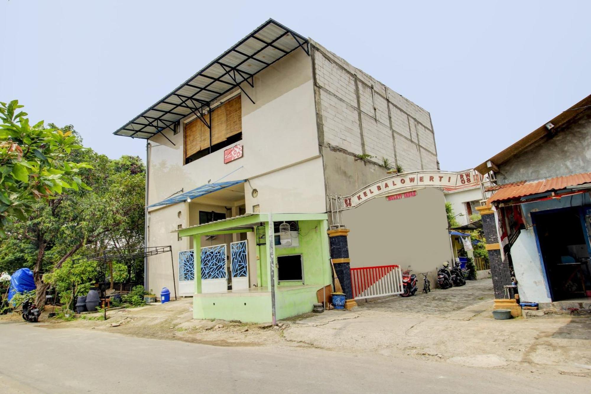 Oyo 90725 Zeevanna Guest House Syariah Kediri  Exterior foto